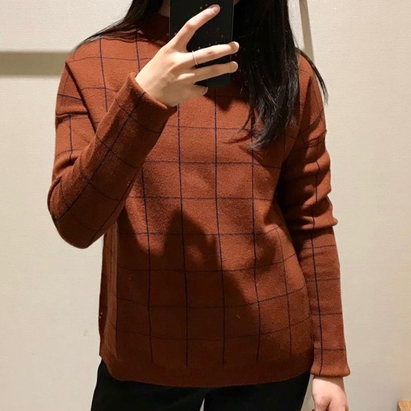 Contemporaine Sweater - Picture 3 of 7